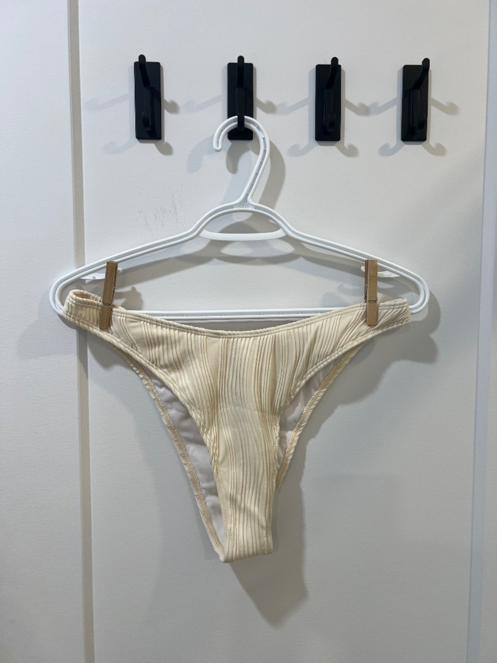 Bikini Set (Size L) - Picture 9 of 11